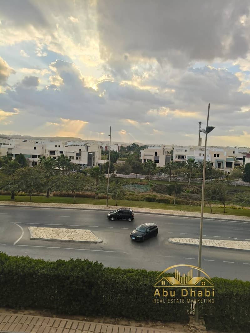 2 c0fb2dc4-31d8-462a-b41c-2cd9c7ef790d. jpg