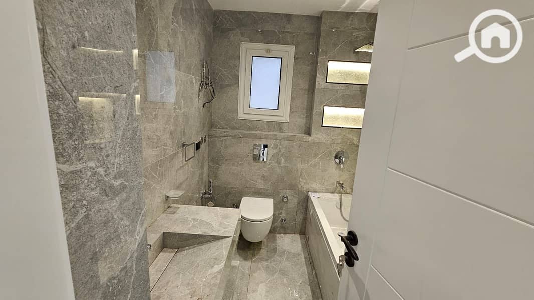 4 11fde8d0-6429-4018-b55d-9d4ba85391db. jpg