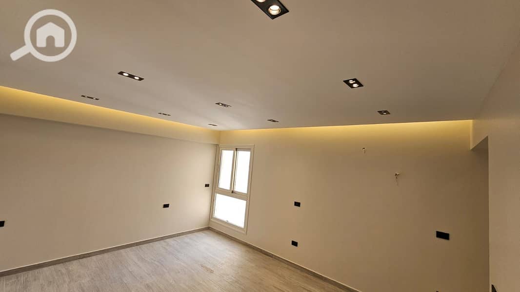 5 18d8e86d-1c05-4d8e-b766-f01ce21d3291. jpg