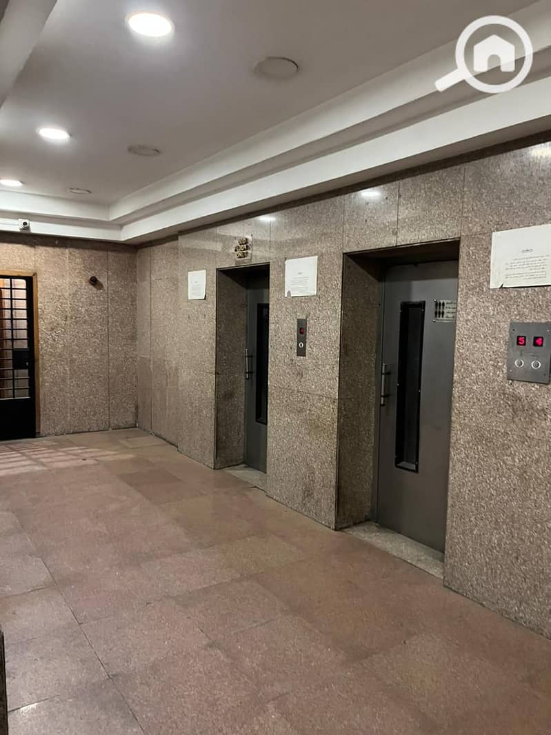 7 5649b2d7-f1cf-453d-9cf8-5c0da5e29ae3. jpg