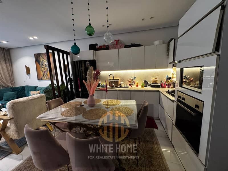 4 5f407e85-529d-4721-bddb-efc531a6d71c. jpeg