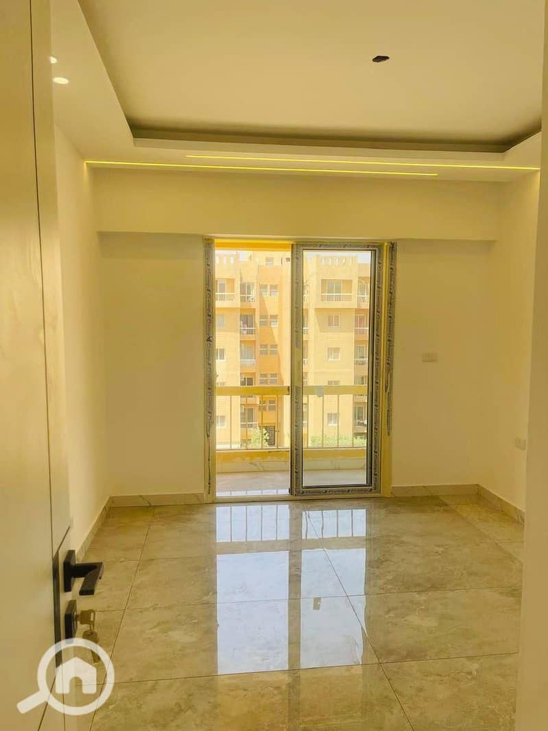 6 4893136a-b12a-471a-8cfd-d7915bfc4af2. jpg