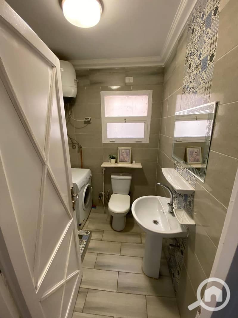 6 7ee81080-f4d7-4e51-bc81-ce06ab37424b. jpg