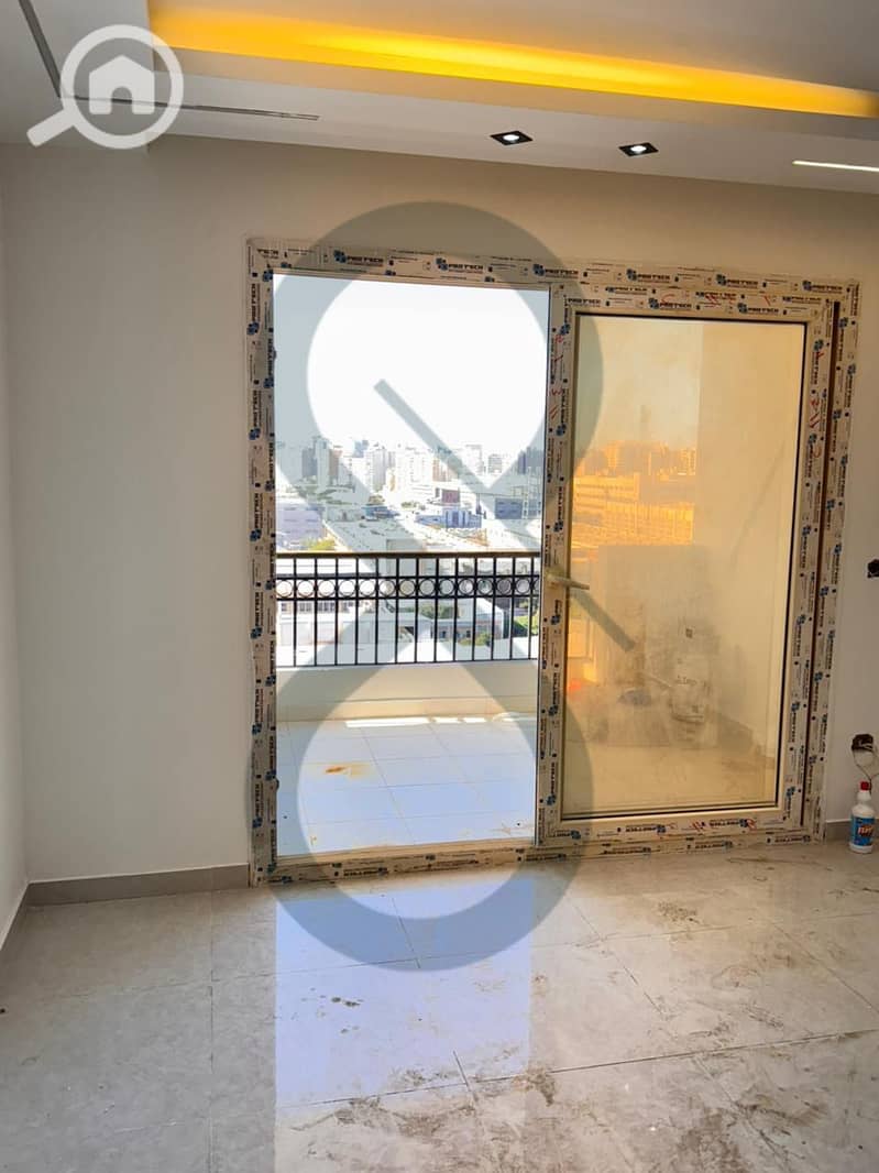 3 Valore Smouha 8616. jpg