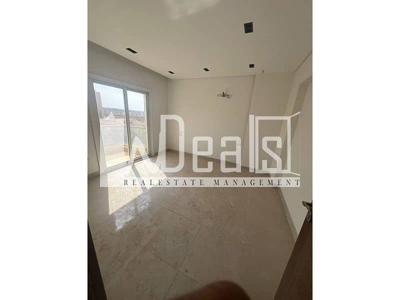 4 WhatsApp Image 2026-01-12 at 18.45. 34 (1). jpeg