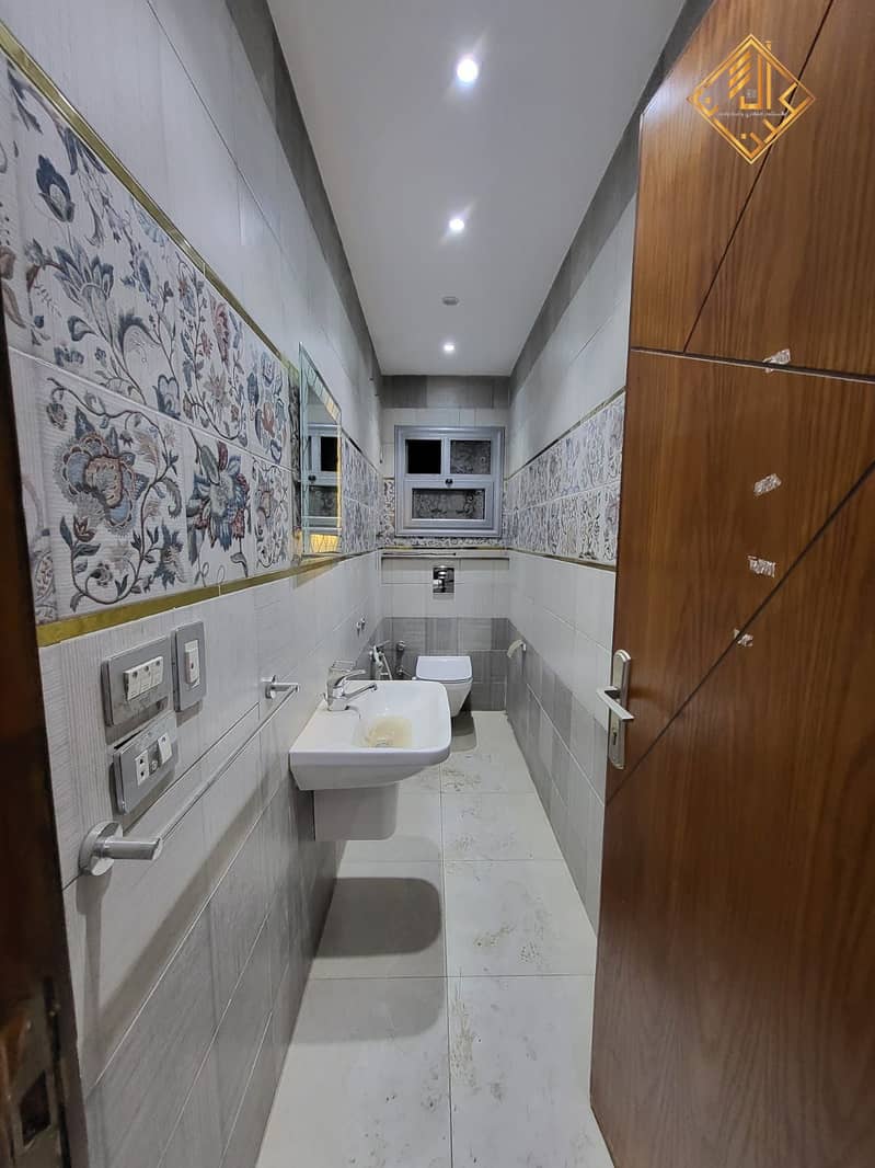 3 WhatsApp Image 2025-11-23 at 21.28. 25. jpeg