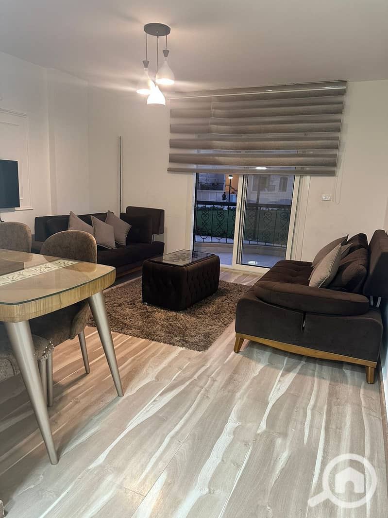 2 c2bb9cc4-3a9d-46f2-bf7d-e19c5a4ad8c8. jpeg