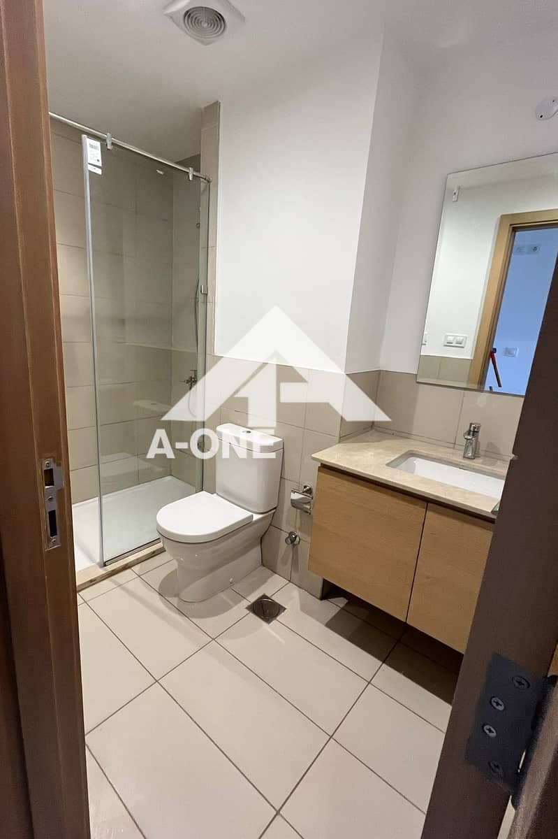 11 ee3599cd-f21f-4aa6-94e8-432f2b13505e. jpg