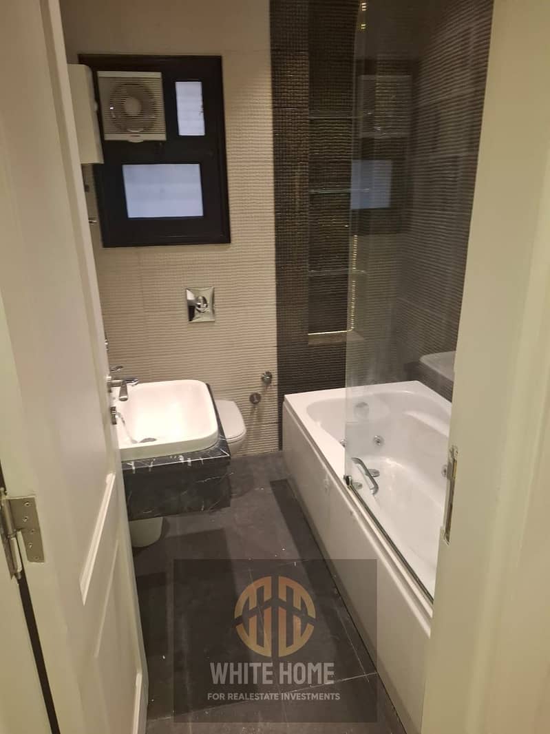 4 711a16eb-9dff-4d2f-aec2-4ed46fc60fbe. jpeg