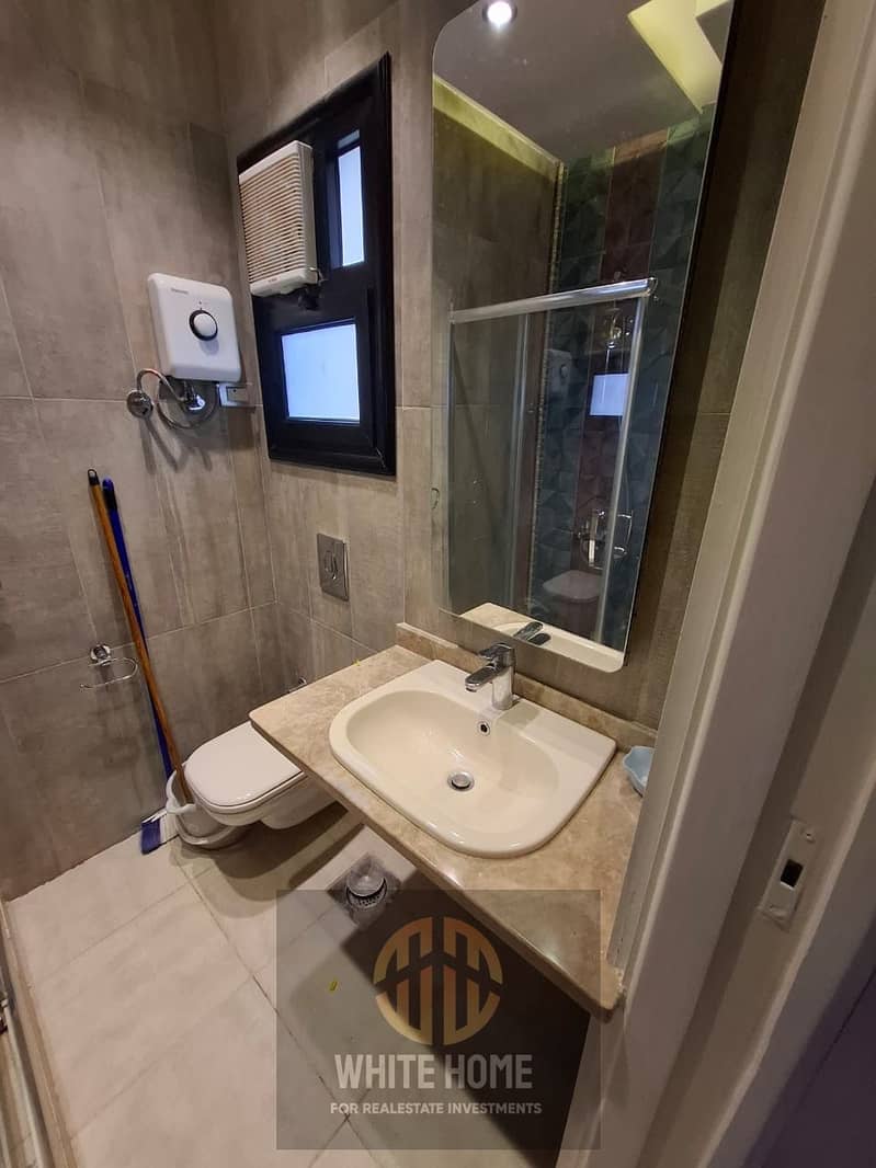 14 be98f2d9-86f0-4819-a0a5-0bd0ac966887. jpeg