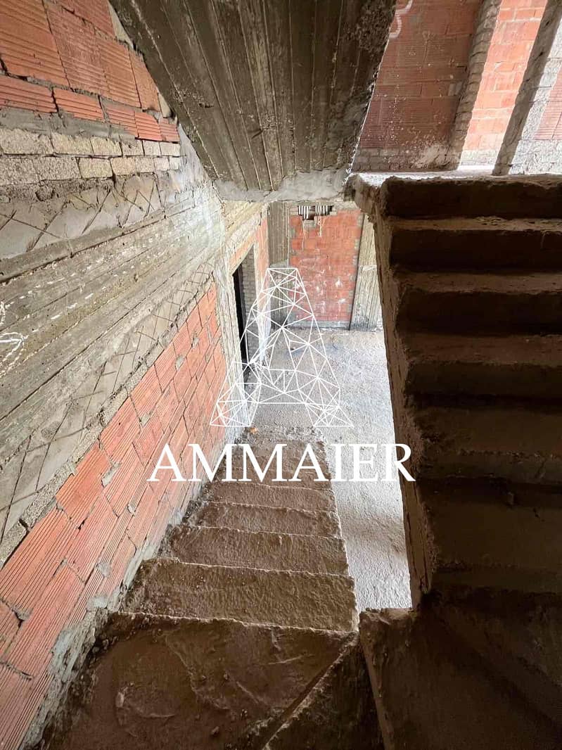 4 59e596f4-4d10-4c17-b043-9b00fd5c57bf. jpg