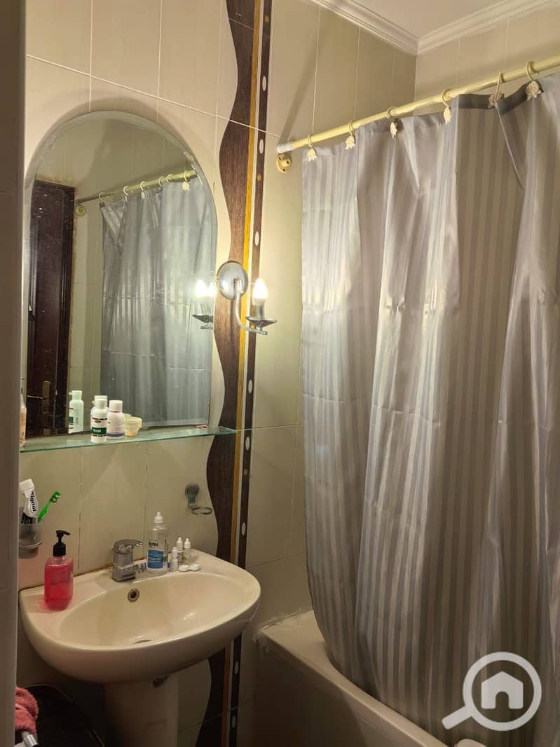 2 1e4ab99c-d9c1-4065-becb-d1ef10ad2e60. jpg