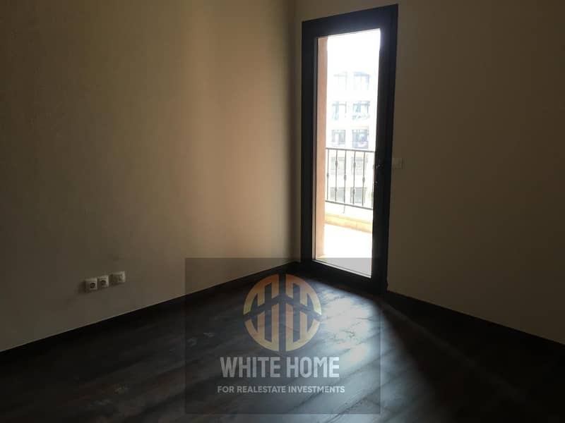 10 2d3e5f74-33b6-47f1-84bd-cbf8f0577ec5. jpeg