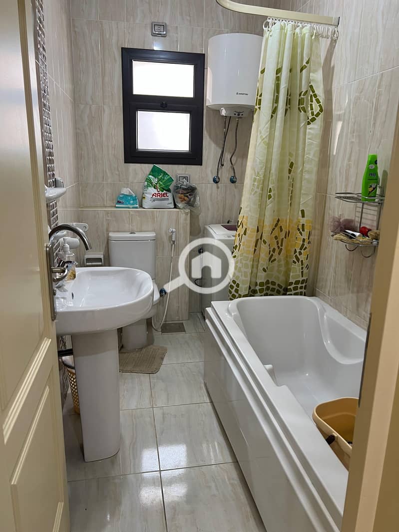 9 6418592b-74fa-4082-82ec-64b06652be51. jpg