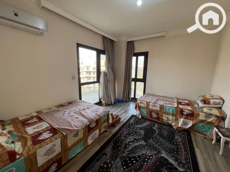 10 4e75dd53-dfb1-4533-8e66-b50c35856ab5. jpg