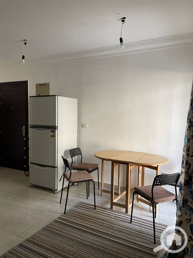 3 d3e2de85-dc2e-49ef-8b08-79f70d4c19b6. jpeg