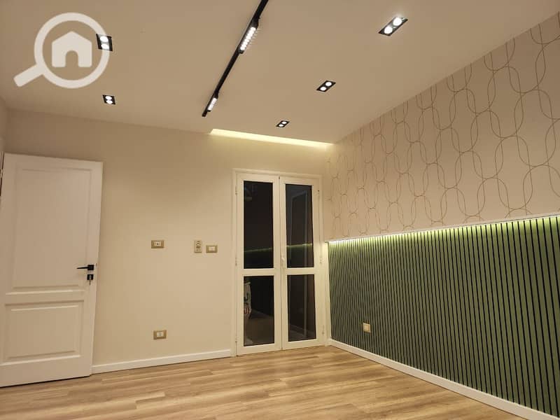 4 d9ee83ce-4640-4c79-80b8-95e297448817. jpeg