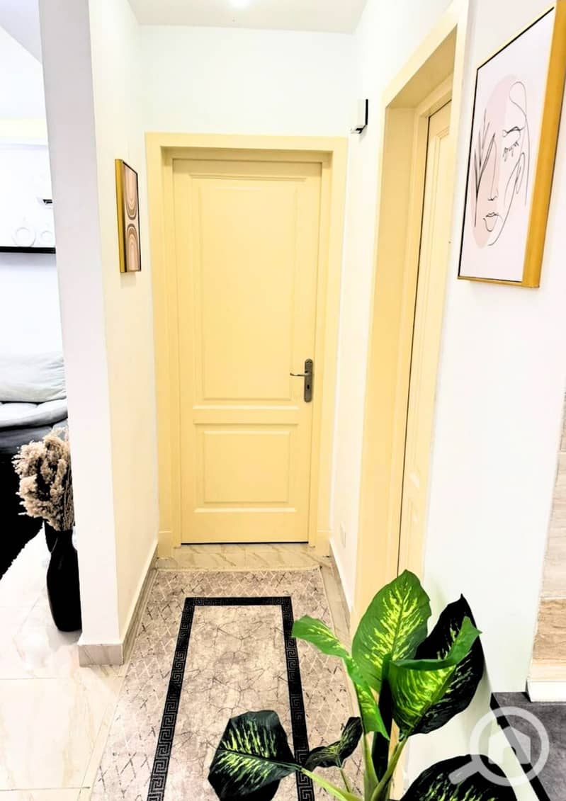 9 92d2414a-910c-44b9-ab1f-18e8cc072a44. jpeg