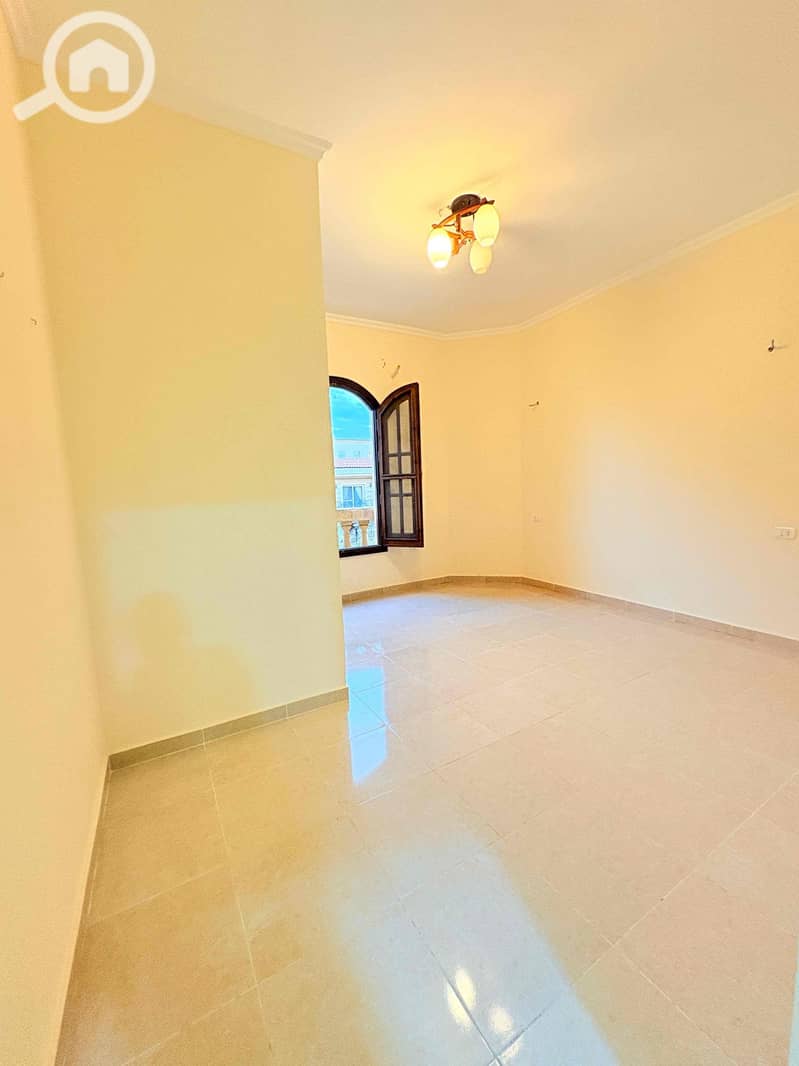 4 1d089fd3-75b5-4d2e-9bae-4d3cd83ad9be. jpg