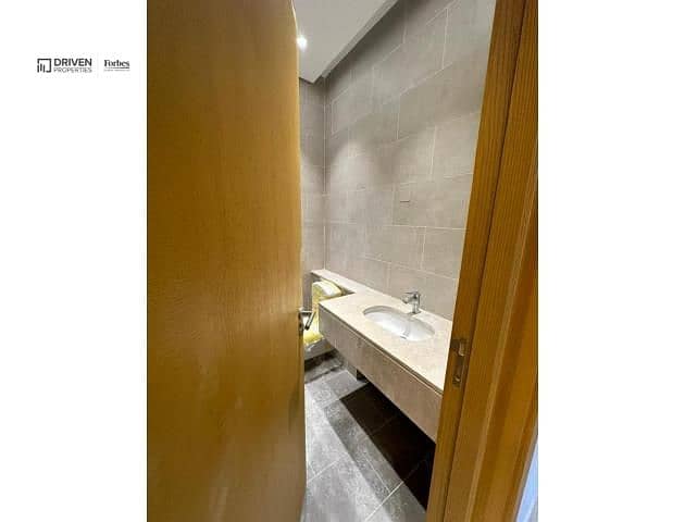 5 e8c09a83-ed09-46a4-9d19-d2fe83f870aa. jfif. jpg