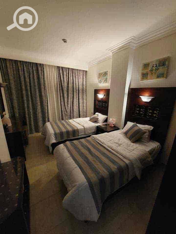 9 c0d2e0d2-dec7-4e19-8108-995b37766aeb. jpg