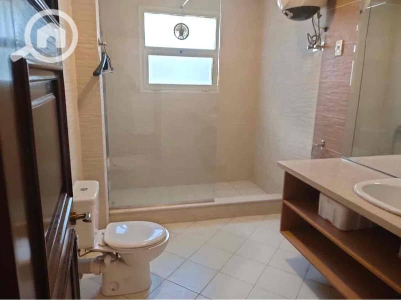 13 d9fde183-04c1-455a-be79-d65c2d9d4650. jpg