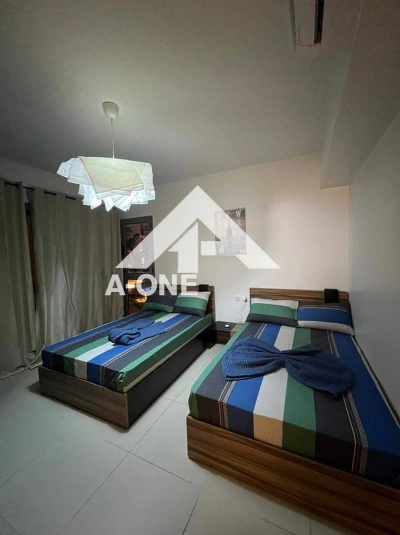 12 ffb5d00a-6495-4cb3-9db1-bd735e7294d3. jpg