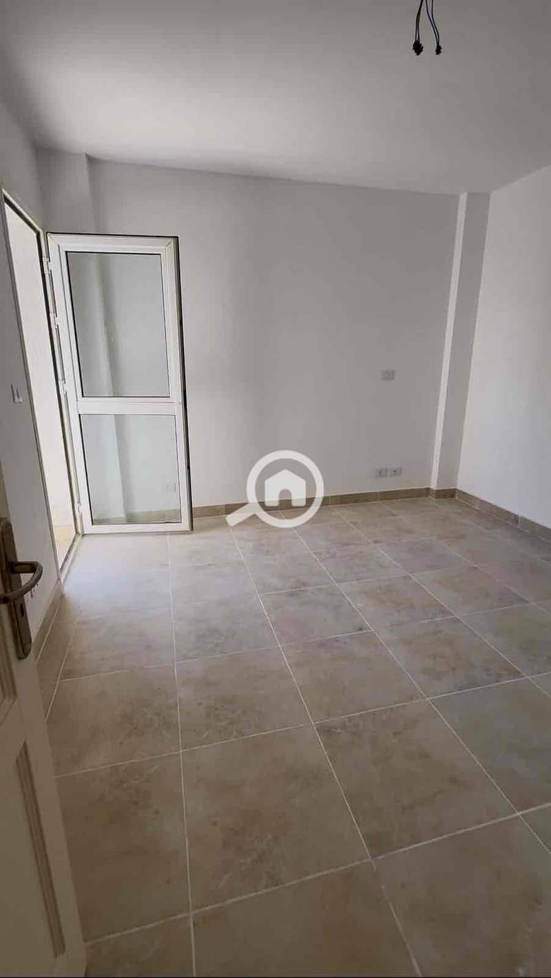 5 e3aba7e7-f4aa-4f68-bcab-b221c6d9b626. jpg