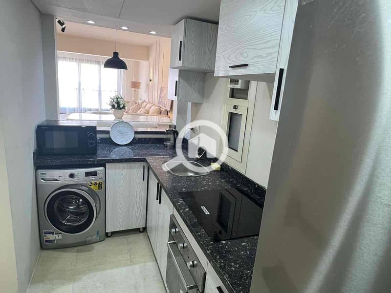 12 68f44c97-9dd6-4512-b1ac-57a2e702c7a0. jpg