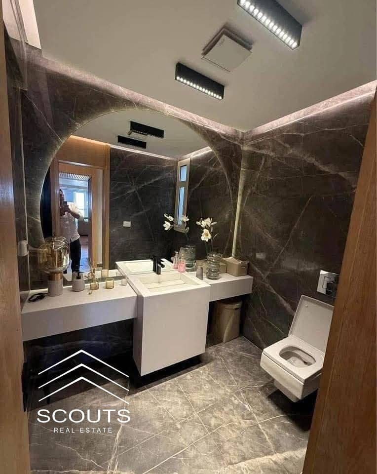 8 b72eceaf-749f-4ef7-ab58-29b268f829a0. jpg