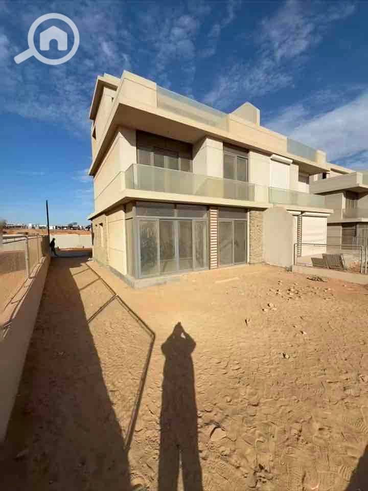 6 7581968199768460566_live_5. jpg