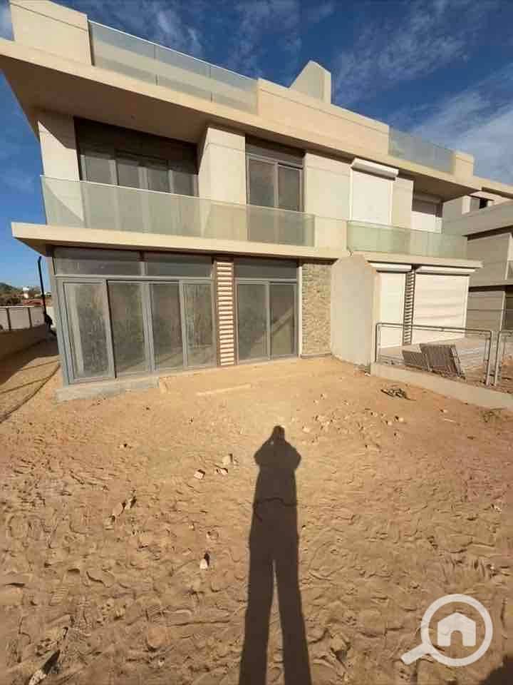 8 7581968199768460566_live_7. jpg