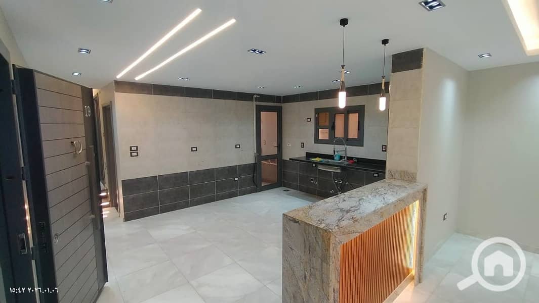 2 7c15ebb9-fffd-4642-99d7-3667dbe21bad. jpeg