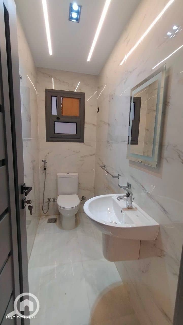 6 4dd7f528-394f-4bc5-bc16-ca720f9a3b35. jpeg