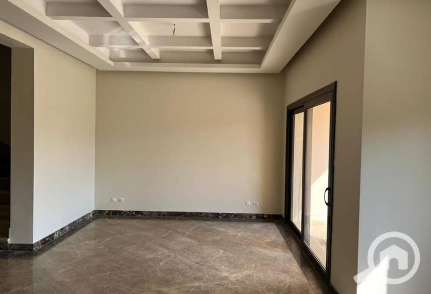 5 a5f9d4ee-00a8-4de6-a565-ada267262a7c. jpg