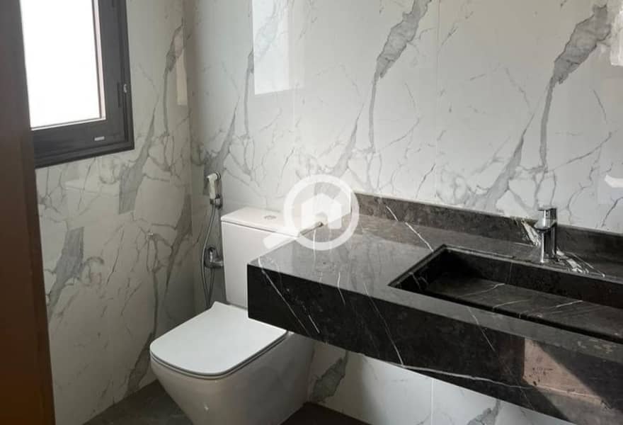 11 c34a7587-9a55-4893-81e2-bf3f8b85c24b. jpg