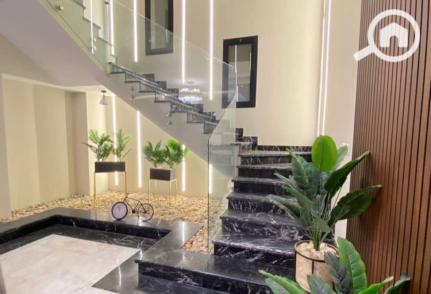 4 15e87a33-2319-48f9-a1da-ccd6f17a6aa0. jpg