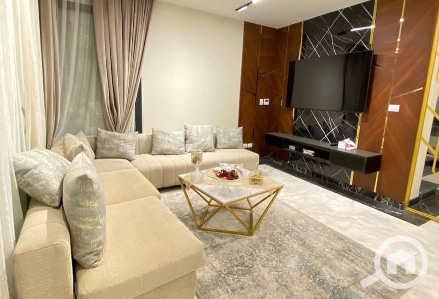 12 b2e7287c-b747-4f52-adf4-6733a2e31c2e. jpg