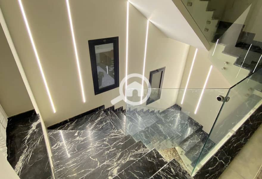 13 c18f2002-7639-42e8-92ac-5378bd652dd6. jpg