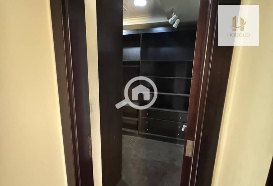 12 c22e0976-7f9b-40b8-9601-d04315e88063. jpg