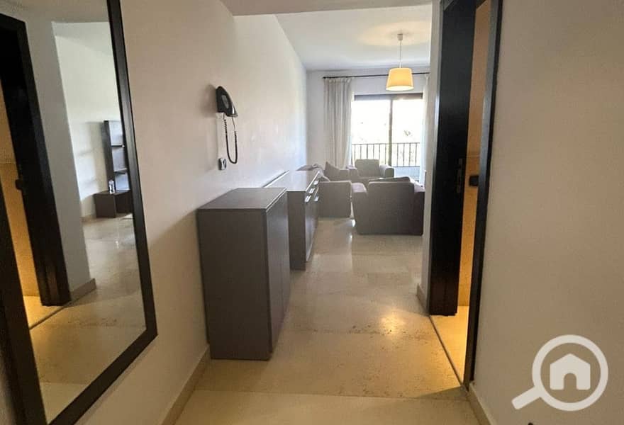 4 4eee8df9-606a-40bd-b3a2-f4a222fa18ba. jpg