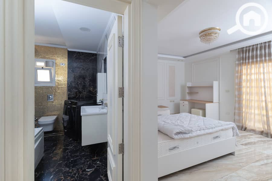 11 IMG_6220-Edit. jpg