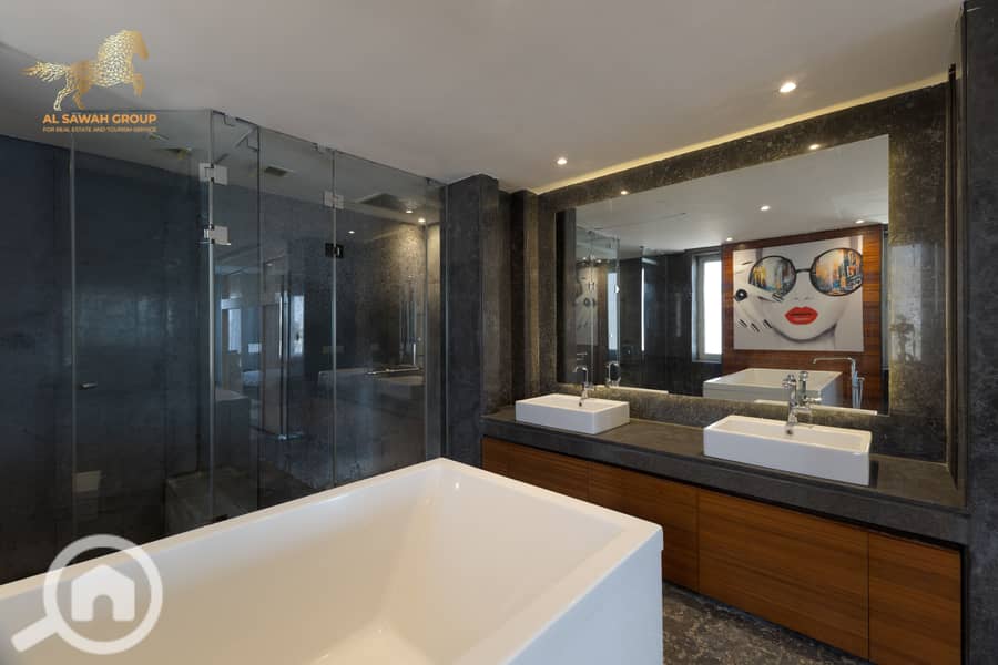 13 IMG_5771-Edit-Edit. jpg