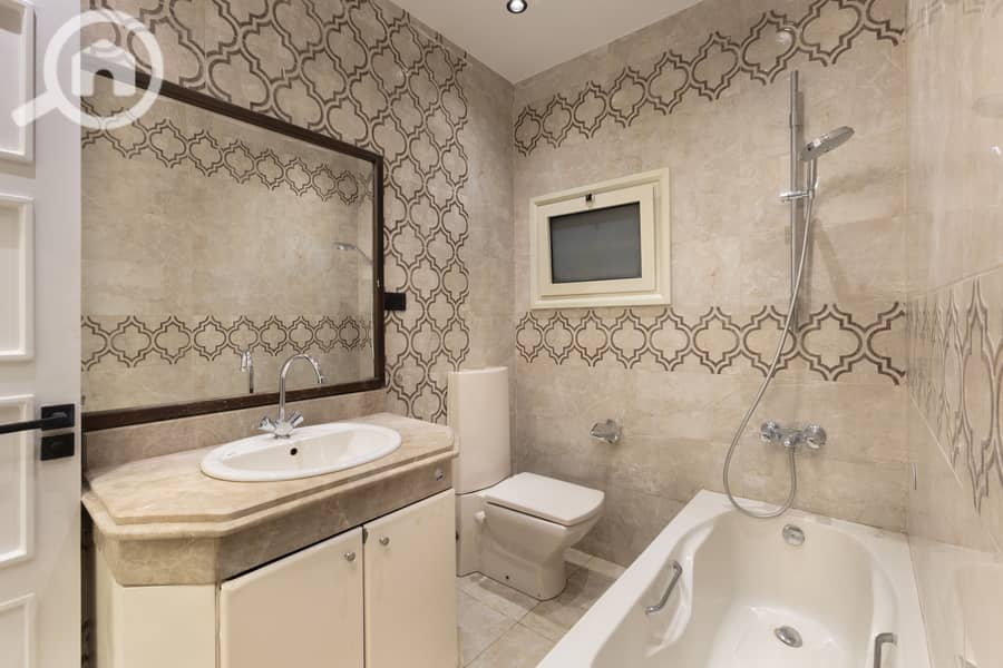 28 IMG_8272-Edit. jpg