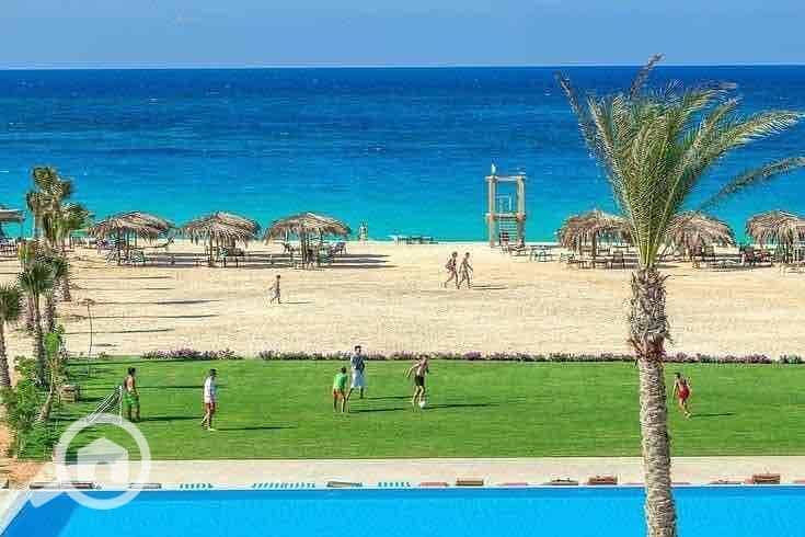 12 f0915b09-bb5a-4260-9d1b-2a8b01f7413d. jpg