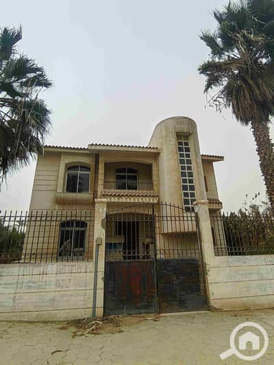 فیلا 3 غرف نوم للبيع في مدينة الشروق، القاهرة - IMG_20260112_155024. jpg