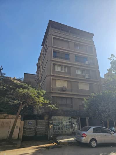 أرض سكنية  للبيع في المعادي، القاهرة - فرصة استثمارية ذهبية – عمارة كاملة للبيع في قلب المعادي القديمة!