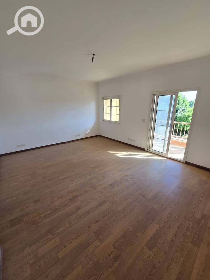 4 06e69d4b-69e8-4082-88e8-f58063359c62. jpeg