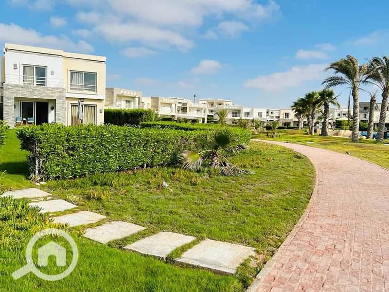 3 0f70c40f-3d2a-4726-a417-8b8268e63d96. jpg