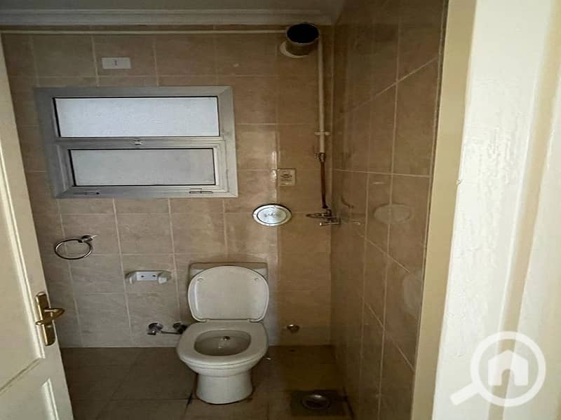 8 cb9cb9b1-af09-4af0-aa0b-961028d2fe05. jpg